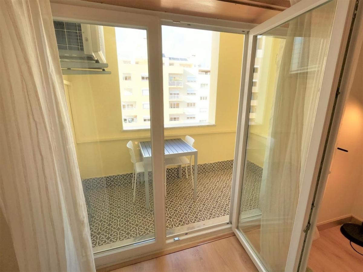 Carnaxide Modern T1 Apartment W Balcony In Carnaxide Oeiras Lisbon Exterior photo