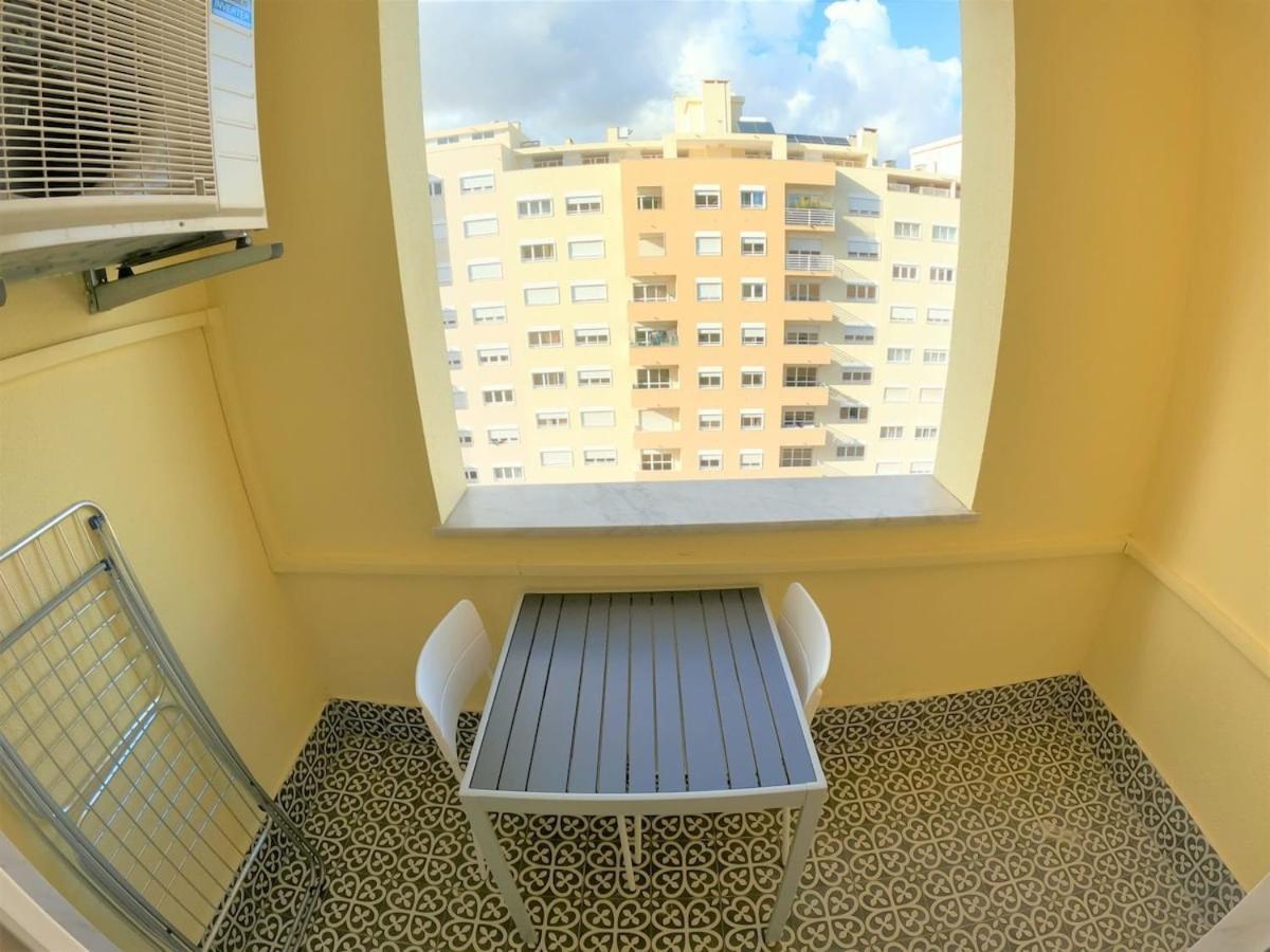 Carnaxide Modern T1 Apartment W Balcony In Carnaxide Oeiras Lisbon Exterior photo