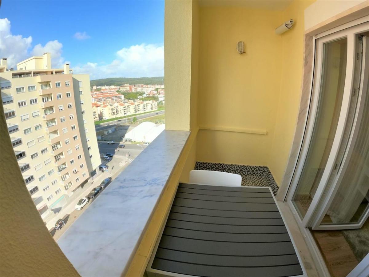 Carnaxide Modern T1 Apartment W Balcony In Carnaxide Oeiras Lisbon Exterior photo