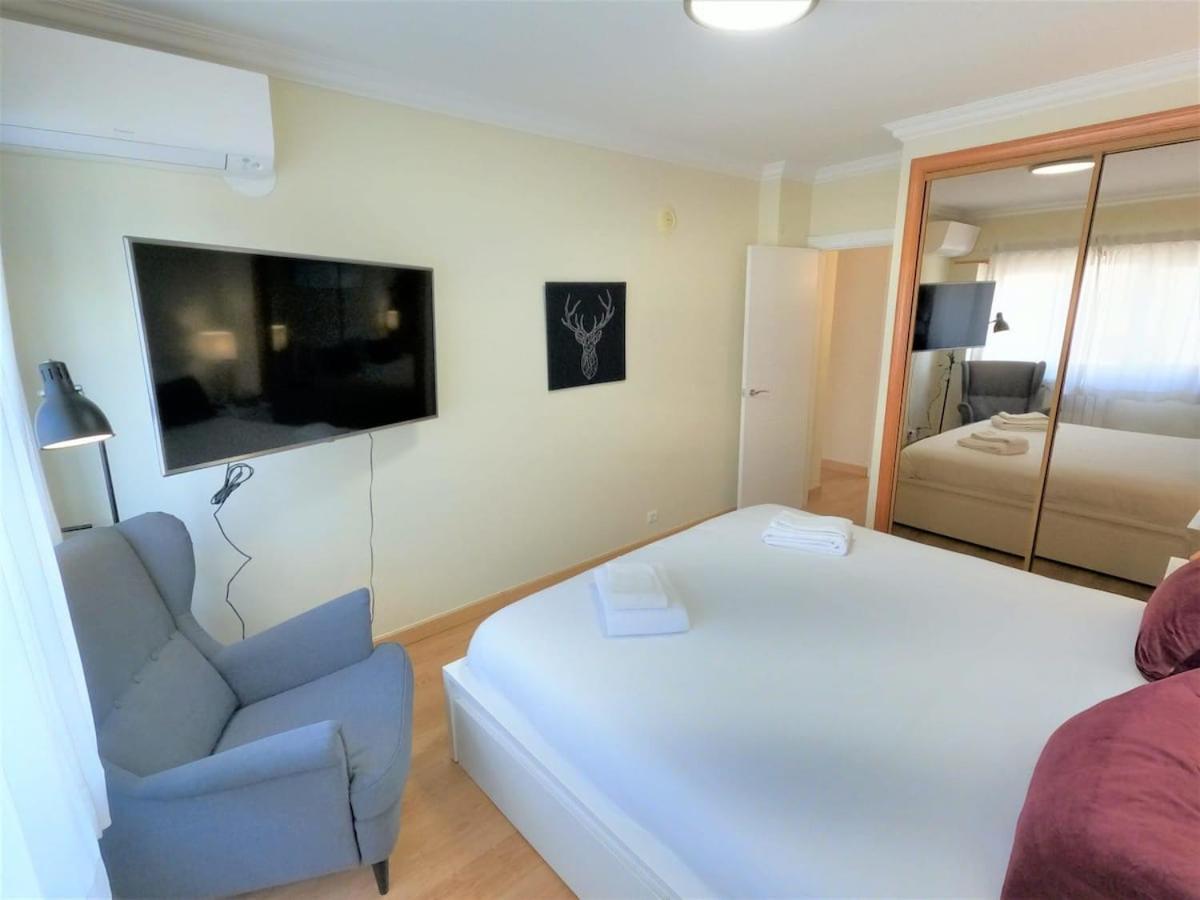 Carnaxide Modern T1 Apartment W Balcony In Carnaxide Oeiras Lisbon Exterior photo